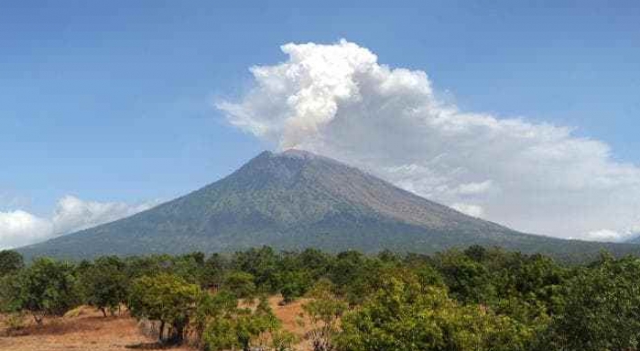 Volcano on Indonesia's Bali erupts, flights canceled