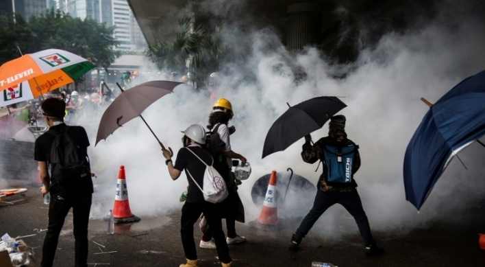 China extradition clashes plunge Hong Kong into historic violence