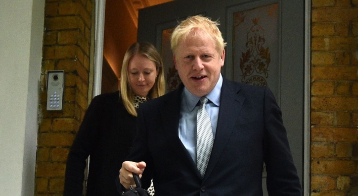 Boris Johnson wins first round of UK leadership vote