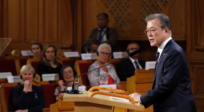 [News Focus] Moon returns to mounting speculations about NK dialogue