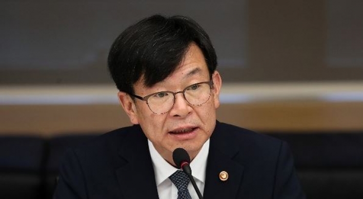 Moon's new chief policy secretary says he will focus on job creation, income growth