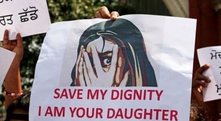 인도서 성폭행 저항한 모녀, 삭발당하고 마을 도는 망신
