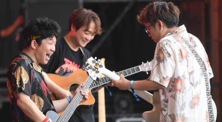 Rain fails to put out the heat at Pentaport Rock Festival