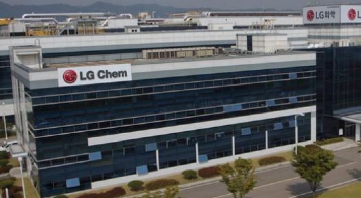 LG Chem, UDC to develop upgraded OLED materials