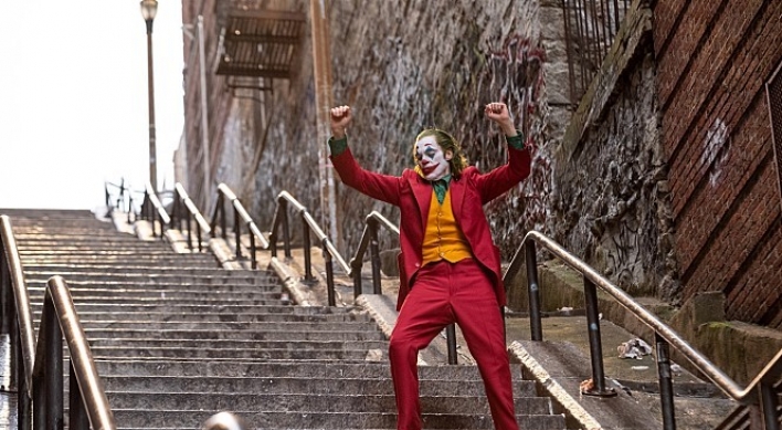 [Herald Review] Send in the clowns: ‘Joker’ pokes where it hurts for a fiendish joke