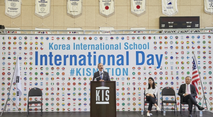 US Ambassador Harris celebrates International Day at Korea International School
