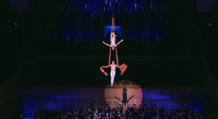 [Herald Review] Classical music lifted up by circus performance