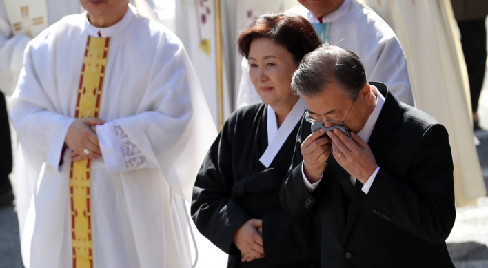 Funeral held for President Moon’s mother