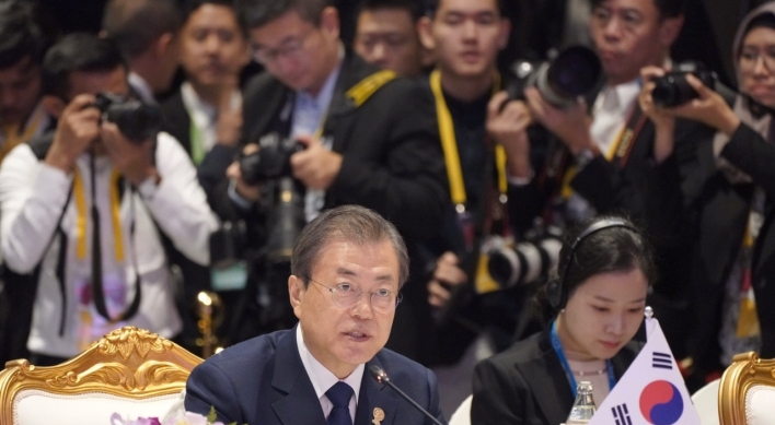 Moon requests ASEAN's support for Korea peace process in Bangkok summit