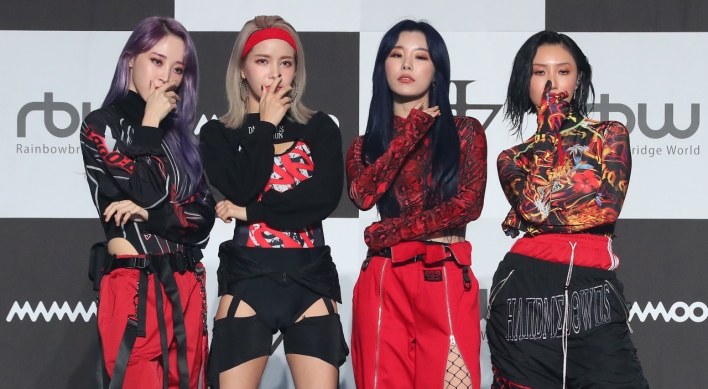 Mamamoo drops 2nd full-length album, 'reality in BLACK'