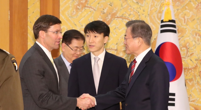 Moon meets Pentagon chief at Cheong Wa Dae