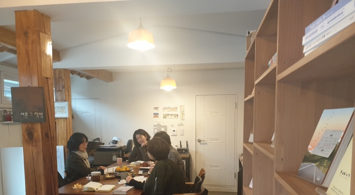 [Feature] Independent bookstores in Korea thrive, defying the dying paper industry