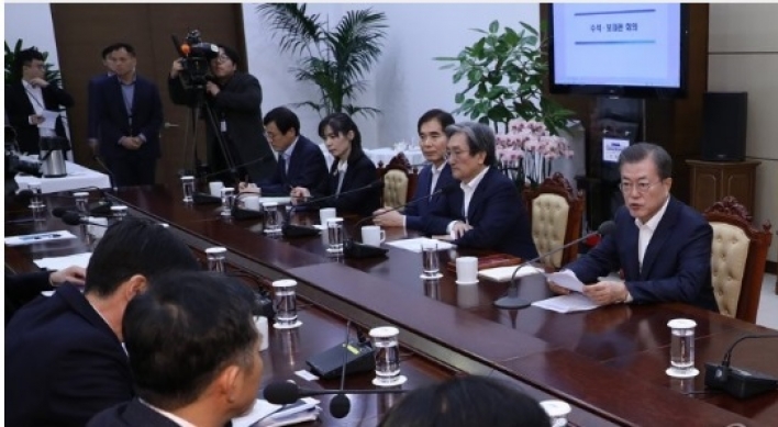 Moon urges special measures to create jobs for those in 40s