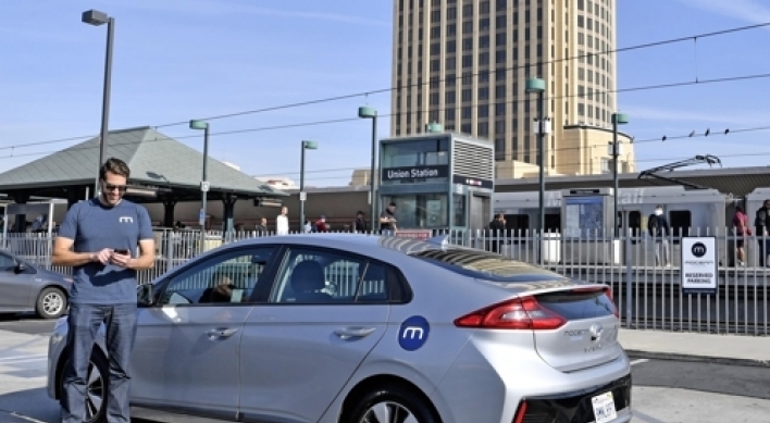 Hyundai Motor steps up car-sharing business in Los Angeles