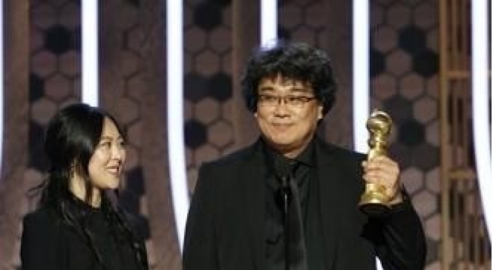 Bong Joon-ho's interpreter wows US film industry amid award-winning rally of 'Parasite'