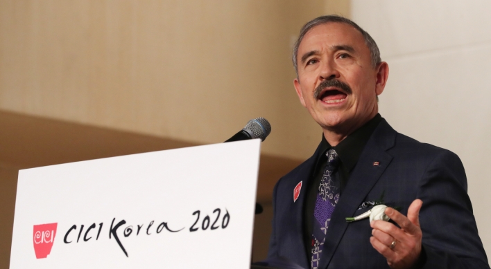 [Newsmaker] US envoy say it's his mustache; South Koreans say otherwise