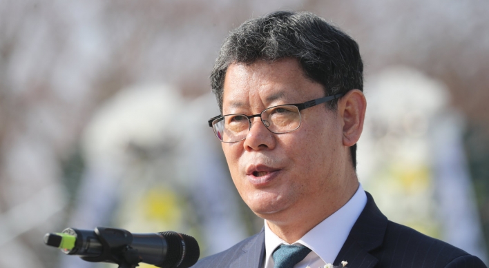 Seoul mulls providing financial aid to separated families for NK visit: minister