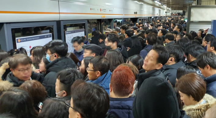 2.7b passengers used Seoul metro last year