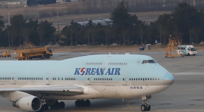 First group of Wuhan evacuees arrive, placed in quarantine