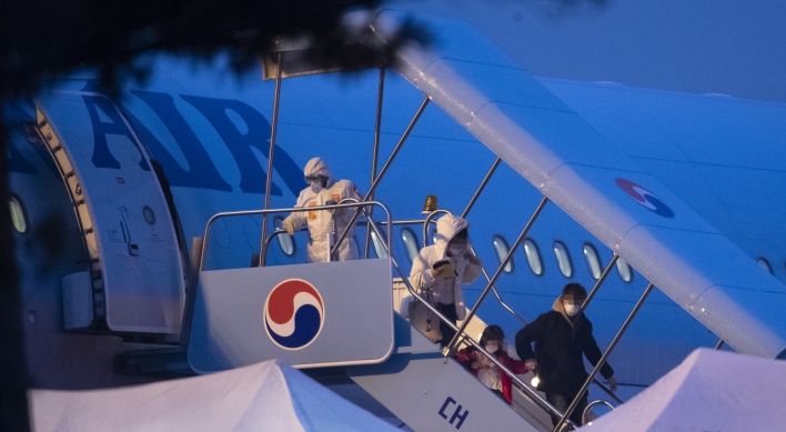 Korea's 3rd evacuation plane arrives from Wuhan, 5 showing symptoms