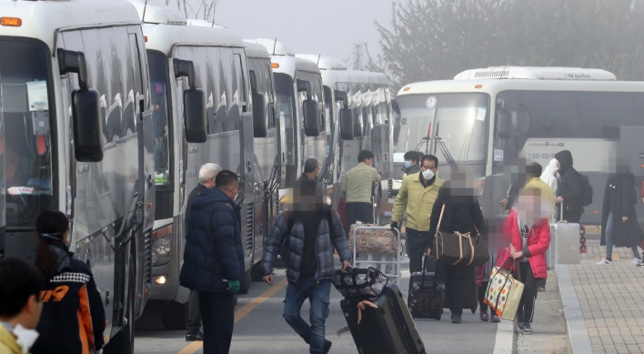 First group of 366 Wuhan evacuees released after 2 weeks in quarantine