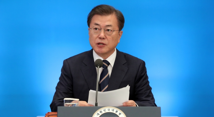 Moon calls on government to focus on reducing economic impact of virus