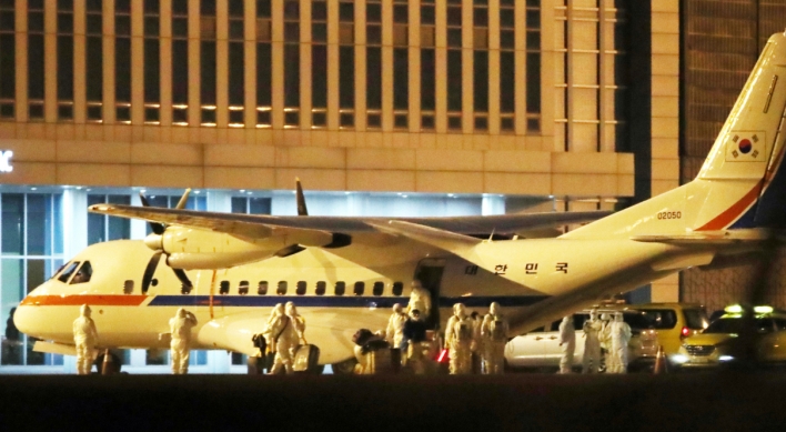 S. Korean presidential plane arrives back from Japan with 7 evacuees aboard