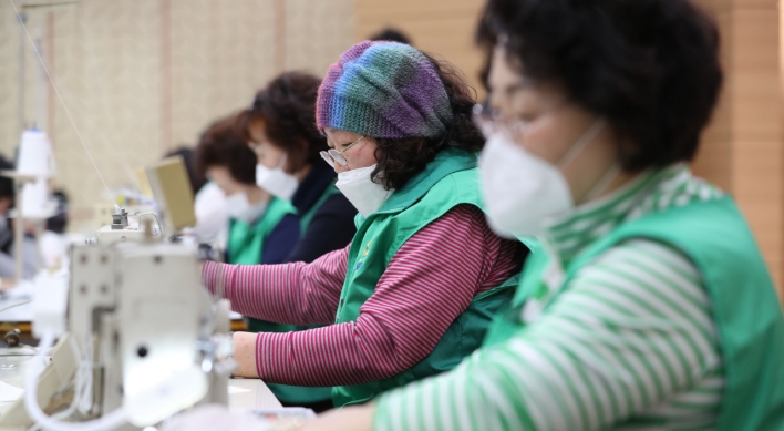 S. Korea to sharply restrict face mask exports, rev up weekend production