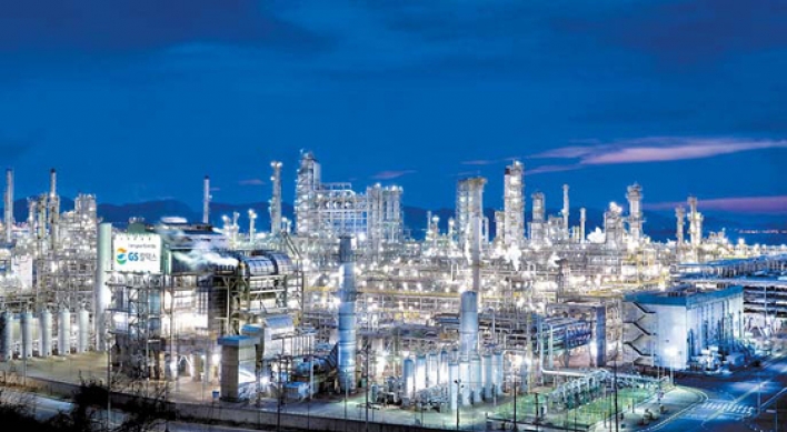 Refiners face double whammy of low demand, plunging crude prices