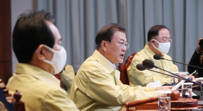 Moon seeks tougher measures against imported cases