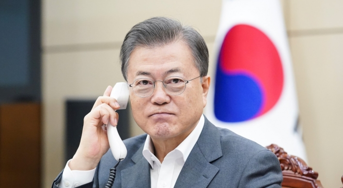 Moon, Gates agree on coronavirus vaccines, treatment in phone talks