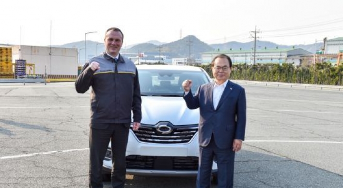 Busan mayor visits Renault Samsung’s Busan plant to encourage workers