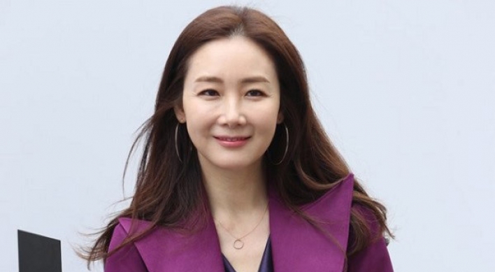 Star actress Choi Ji-woo gives birth to her first child