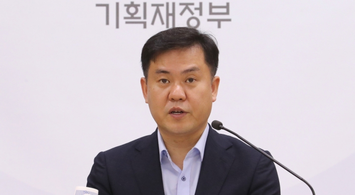 S. Korea says downside risks to economy slightly recede