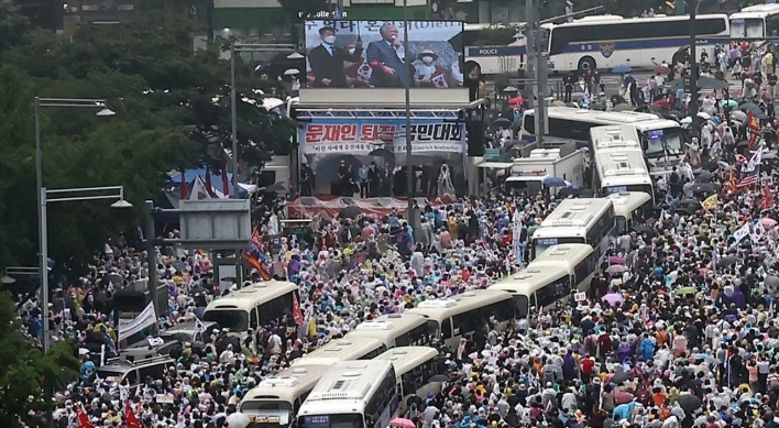 Seoul bans rallies with 10 or more people