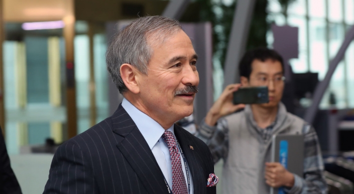 US Amb. Harris unveils books on his desk, many about N. Korea, for Month of Reading