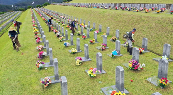 National cemeteries to close during Chuseok holiday to prevent virus spread