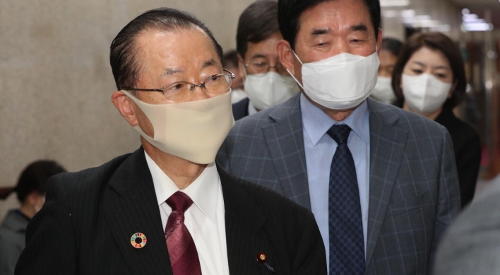 Ruling party chief holds talks with Japanese politician