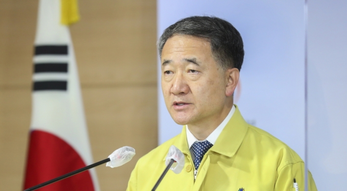 Health Minister Park reiterates gov't stance on continuing flu vaccines amid deaths