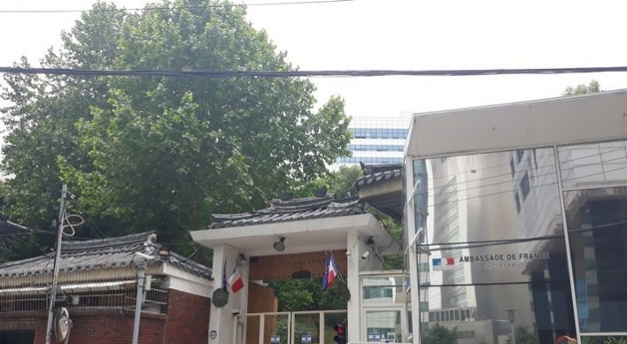 Two foreign nationals arrested for posting threats on French Embassy complex