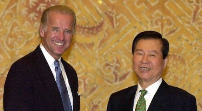 Presidential library discloses letters exchanged by Kim Dae-jung, Joe Biden