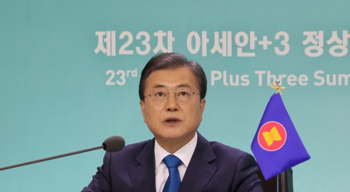 Moon joins ASEAN summit with Japanese, Chinese leaders, urges closer ties for post-coronavirus economy