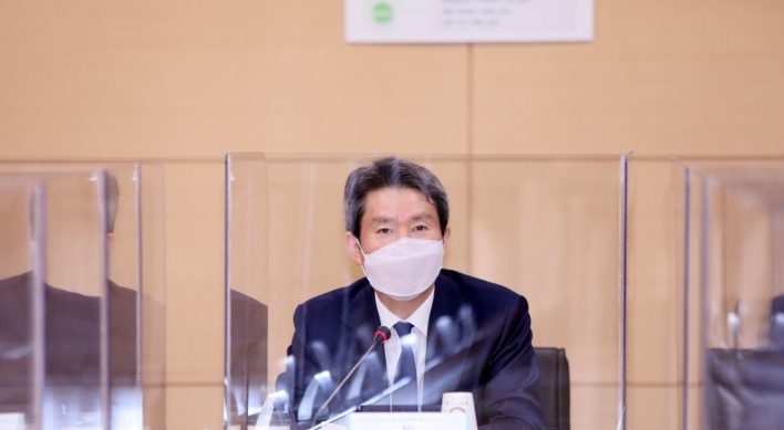 Unification minister renews calls for inter-Korean virus cooperation amid criticism