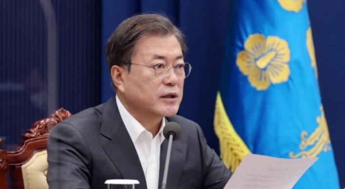 Moon's approval rating dips again, reaches new low of 37.1%: poll