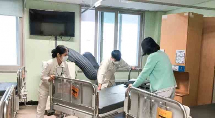 Military hospital near Seoul begins receiving COVID-19 patients