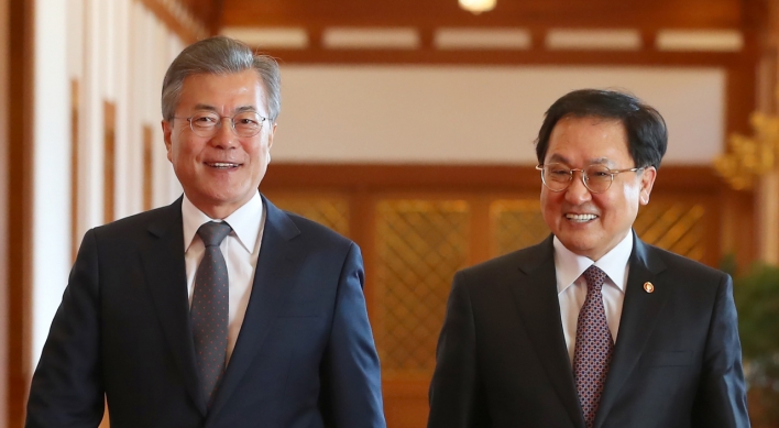 Moon picks former Science Minister You Young-min as chief of staff