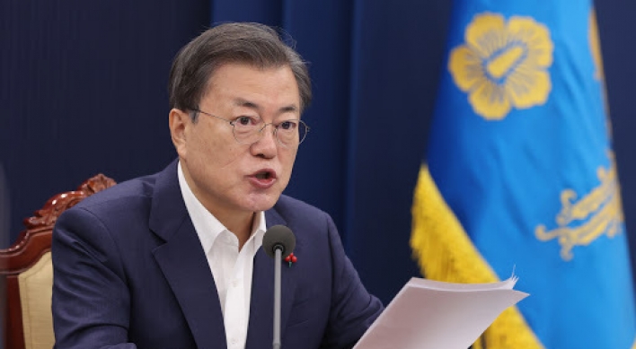 Moon prioritizes virus control, housing market stabilization in 2021 policy tasks