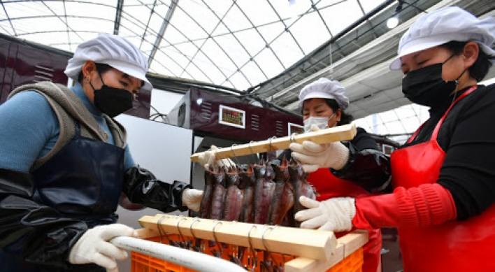 Border county struggling to get rid of fish inventory from canceled ice fishing fest