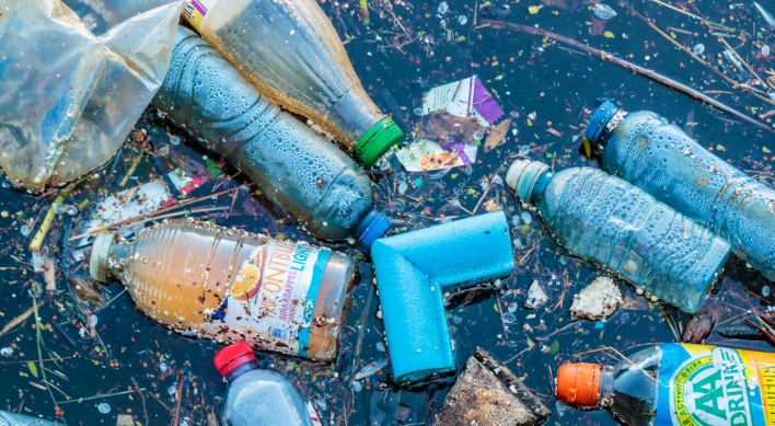 [News Focus] Plastic waste crisis thwarts Korea’s efforts towards greener future