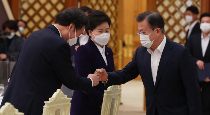 Moon says govt. open to special 'consolatory money' for Korean people over coronavirus damages